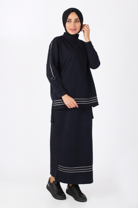 NAVY BLUE SWEAT AND SKIRT SUIT
