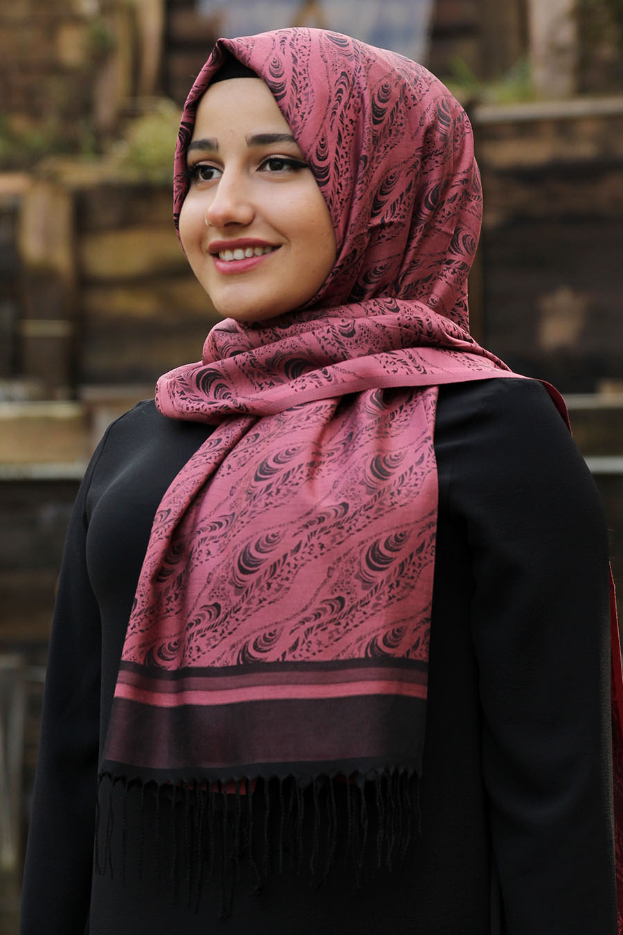 PATTERNED SHAWL