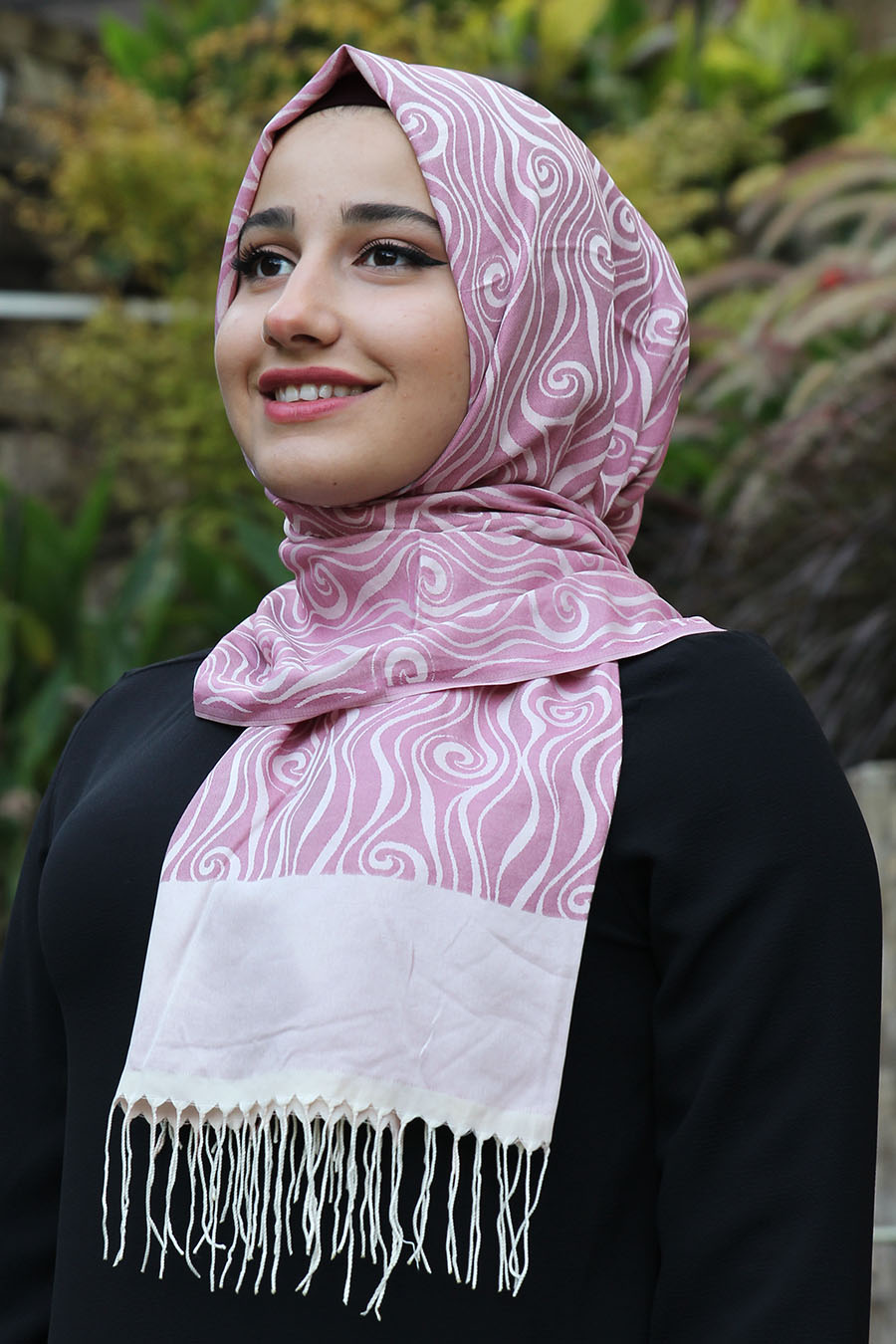 PATTERNED SHAWL
