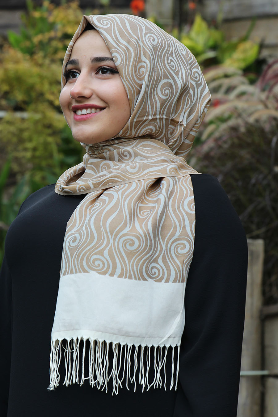 PATTERNED SHAWL