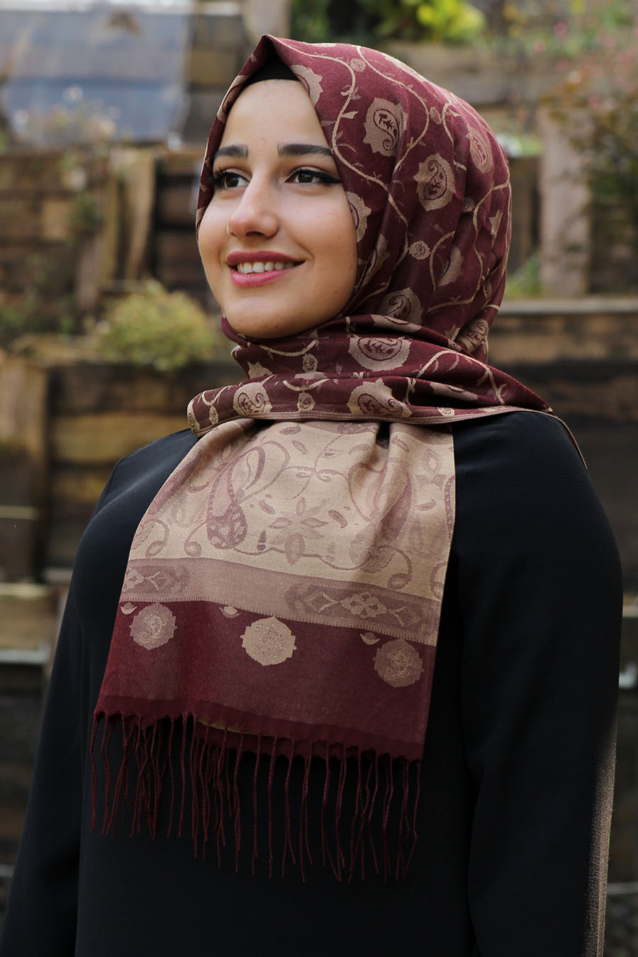 PATTERNED SHAWL