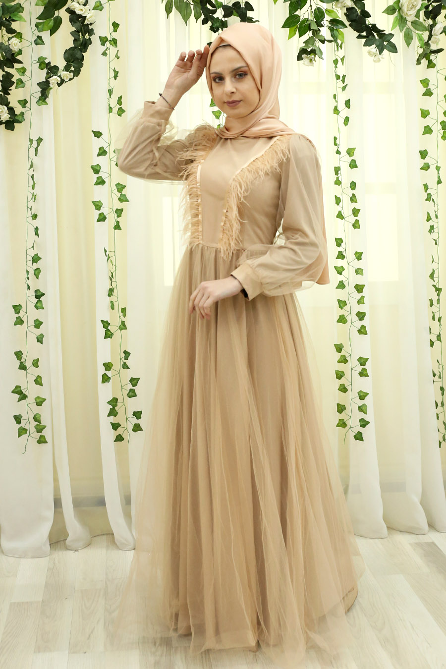 HAIRY GOLD EVENING DRESS