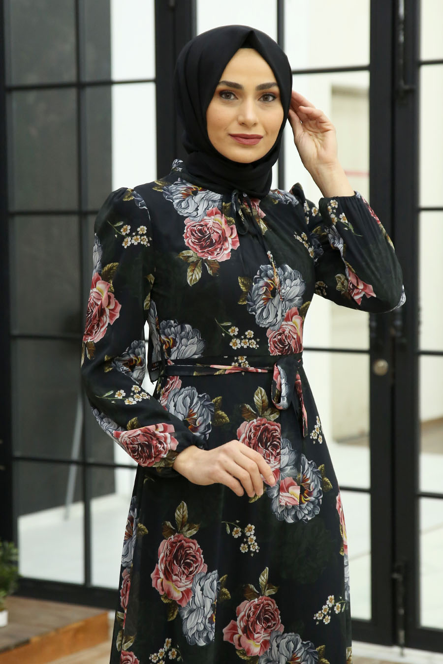 FLOWER PATTERNED BLACK DRESS 