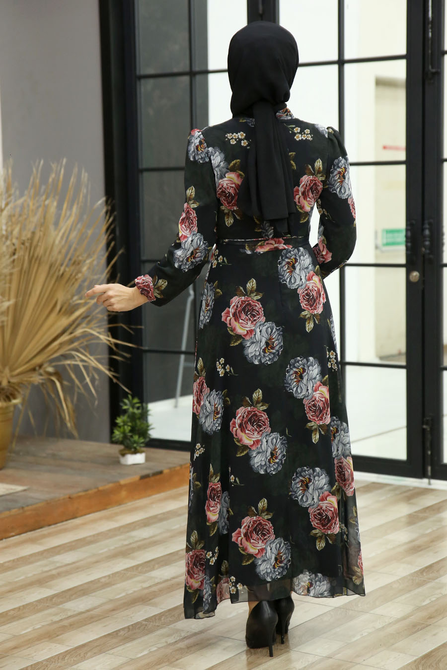 FLOWER PATTERNED BLACK DRESS 