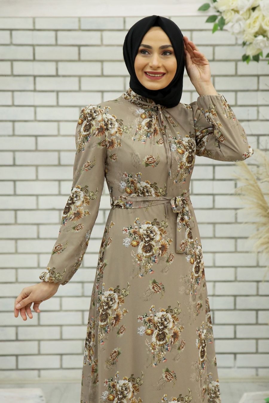 FLOWER PATTERNED BEIGE DRESS