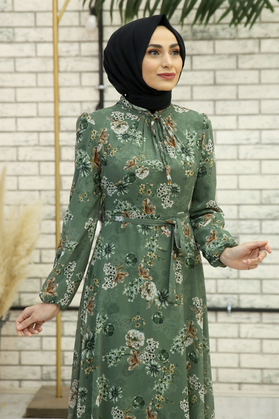 FLOWER PATTERNED GREEN DRESS