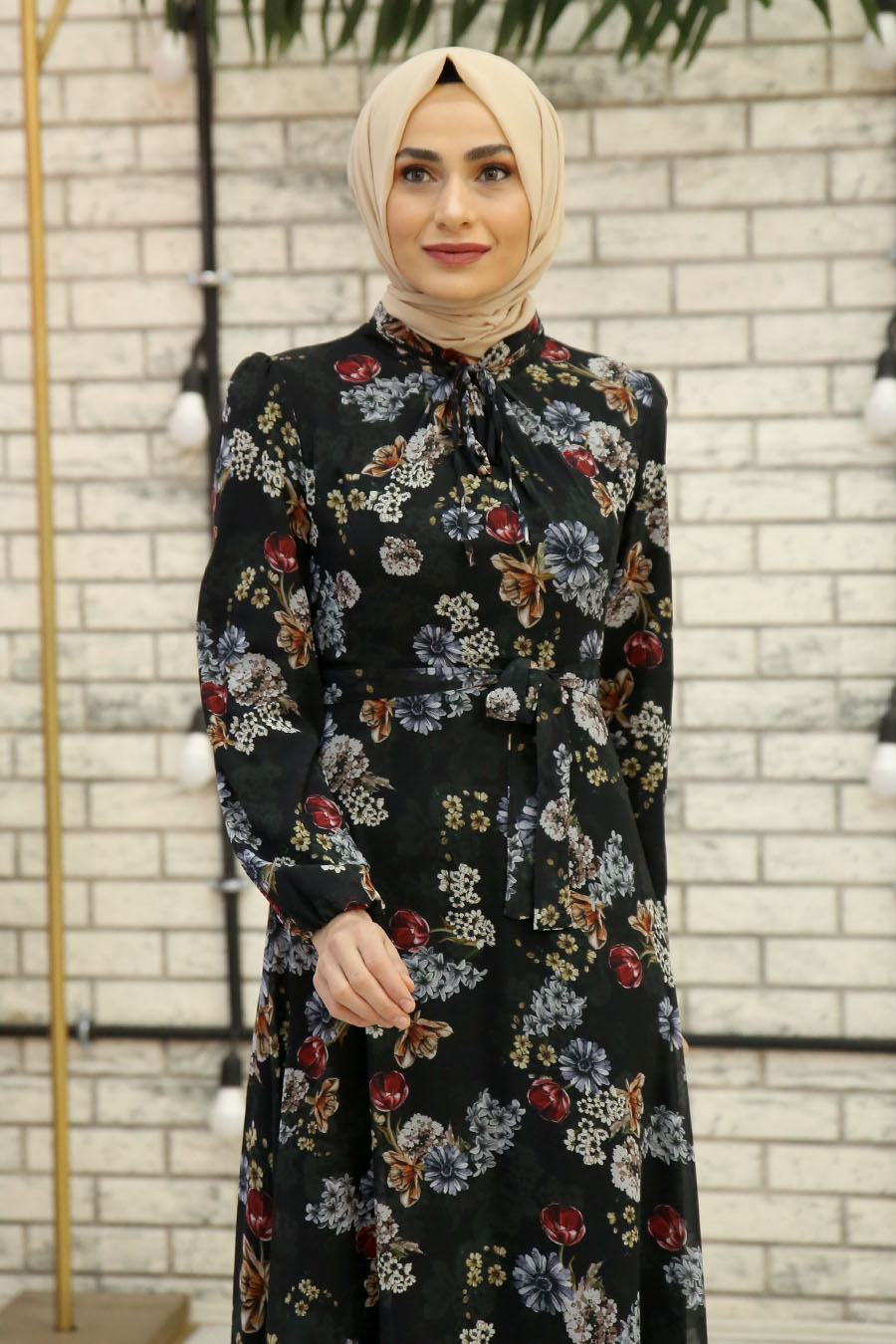 FLOWER PATTERNED BLACK DRESS