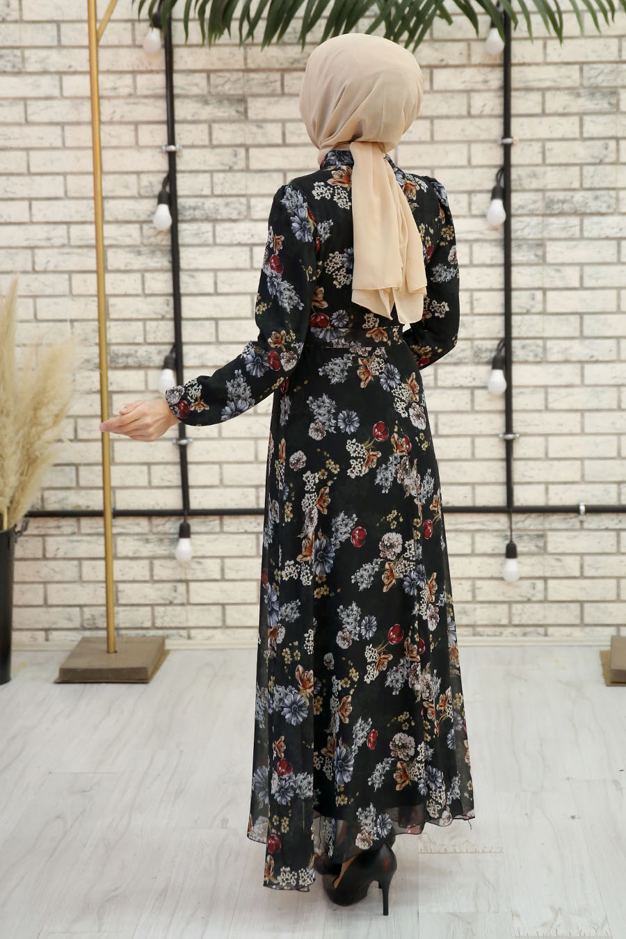 FLOWER PATTERNED BLACK DRESS