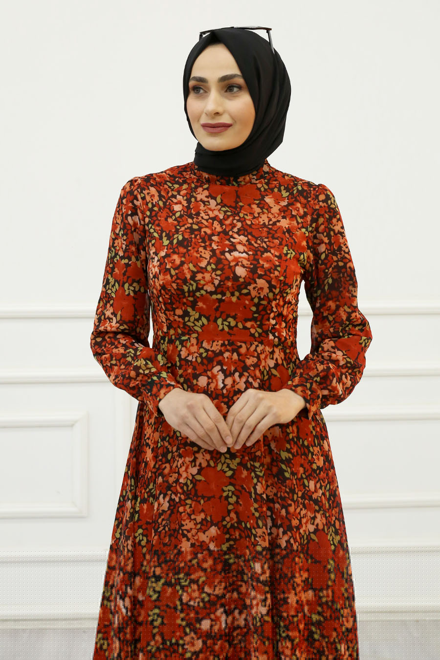 FLOWER PATTERNED RED DRESS