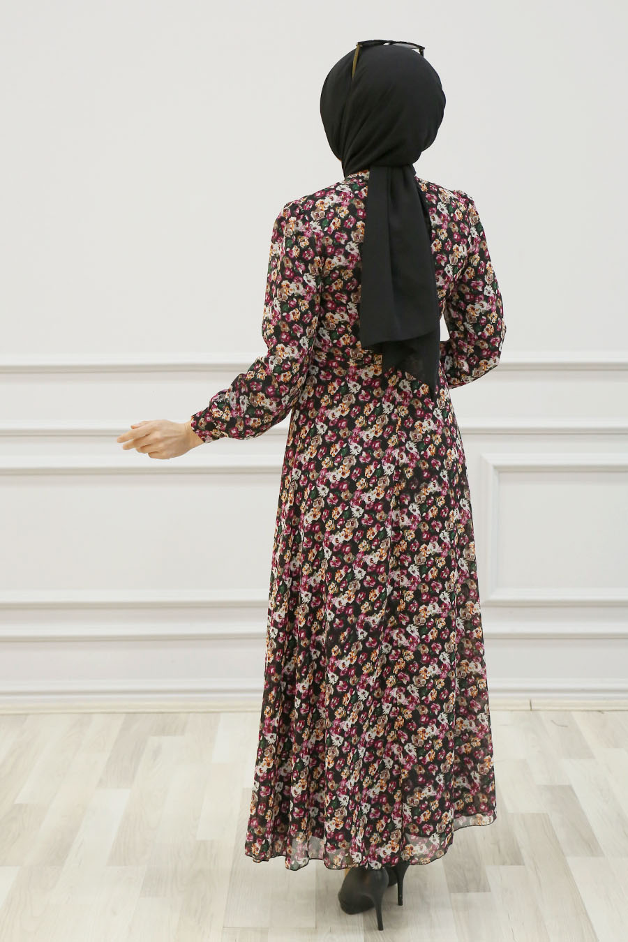 FLOWER PATTERNED BLACK DRESS 