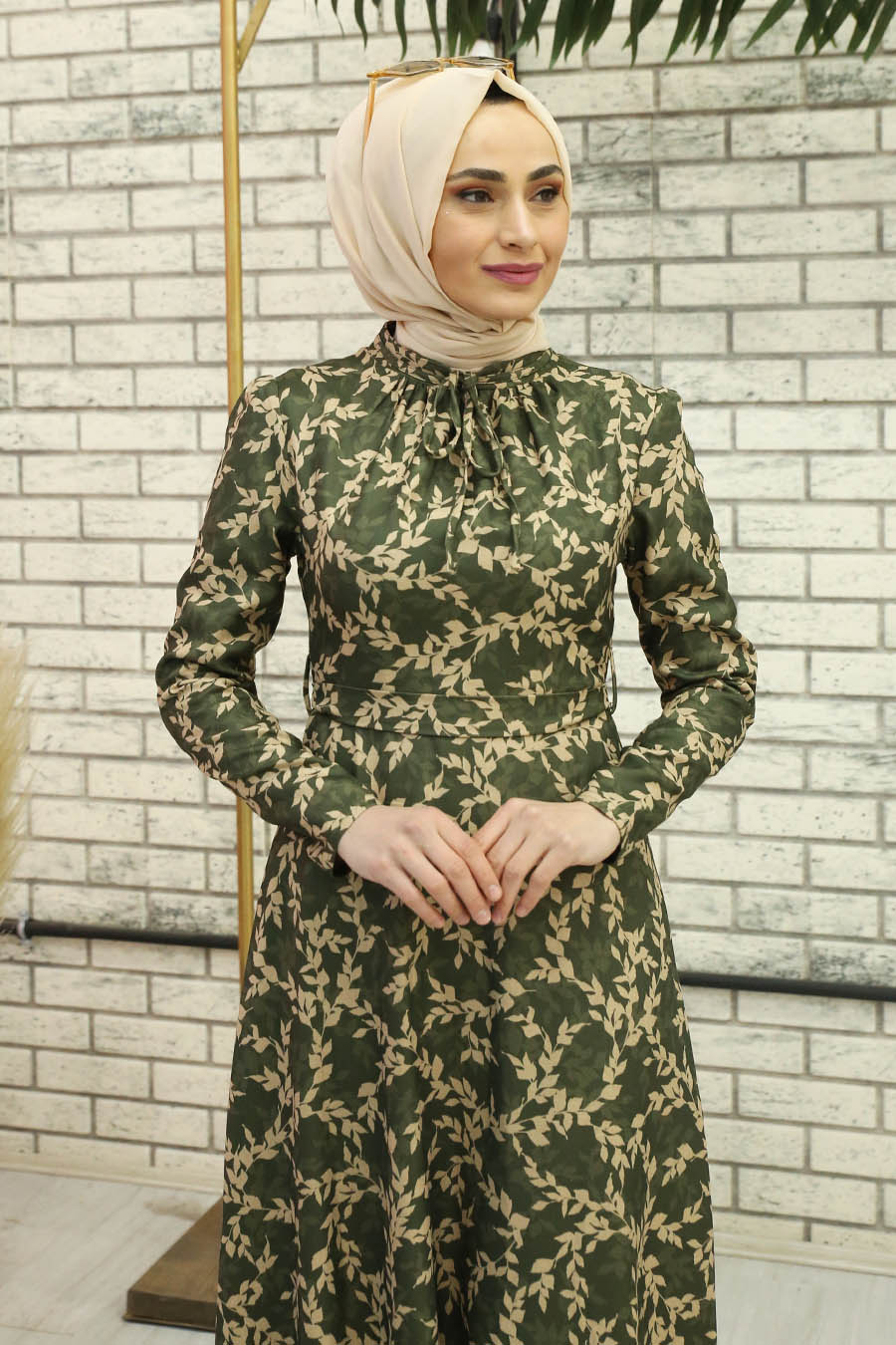 FLOWER PATTERNED KHAKI DRESS