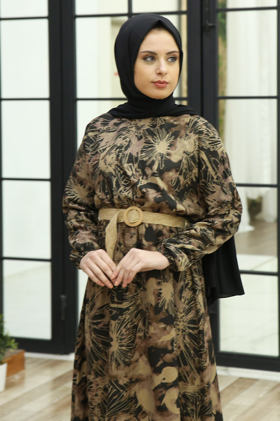 FLOWER PATTERNED BLACK DRESS