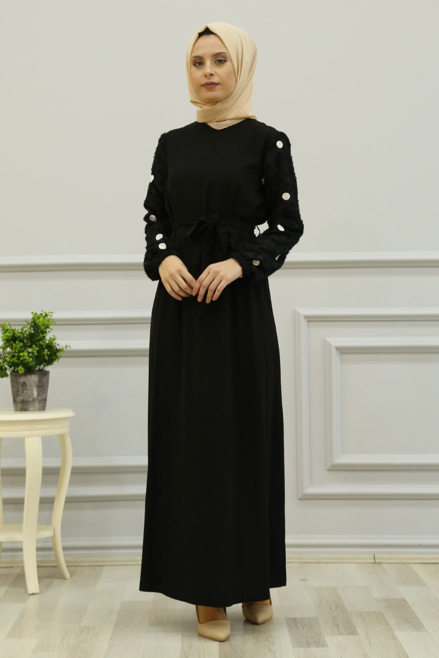 BLACK DRESS