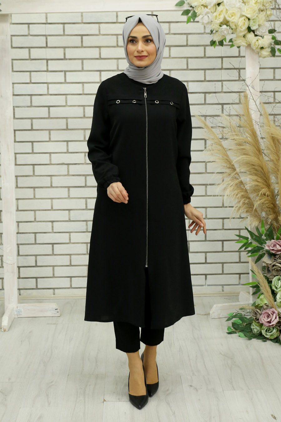 BLACK COAT