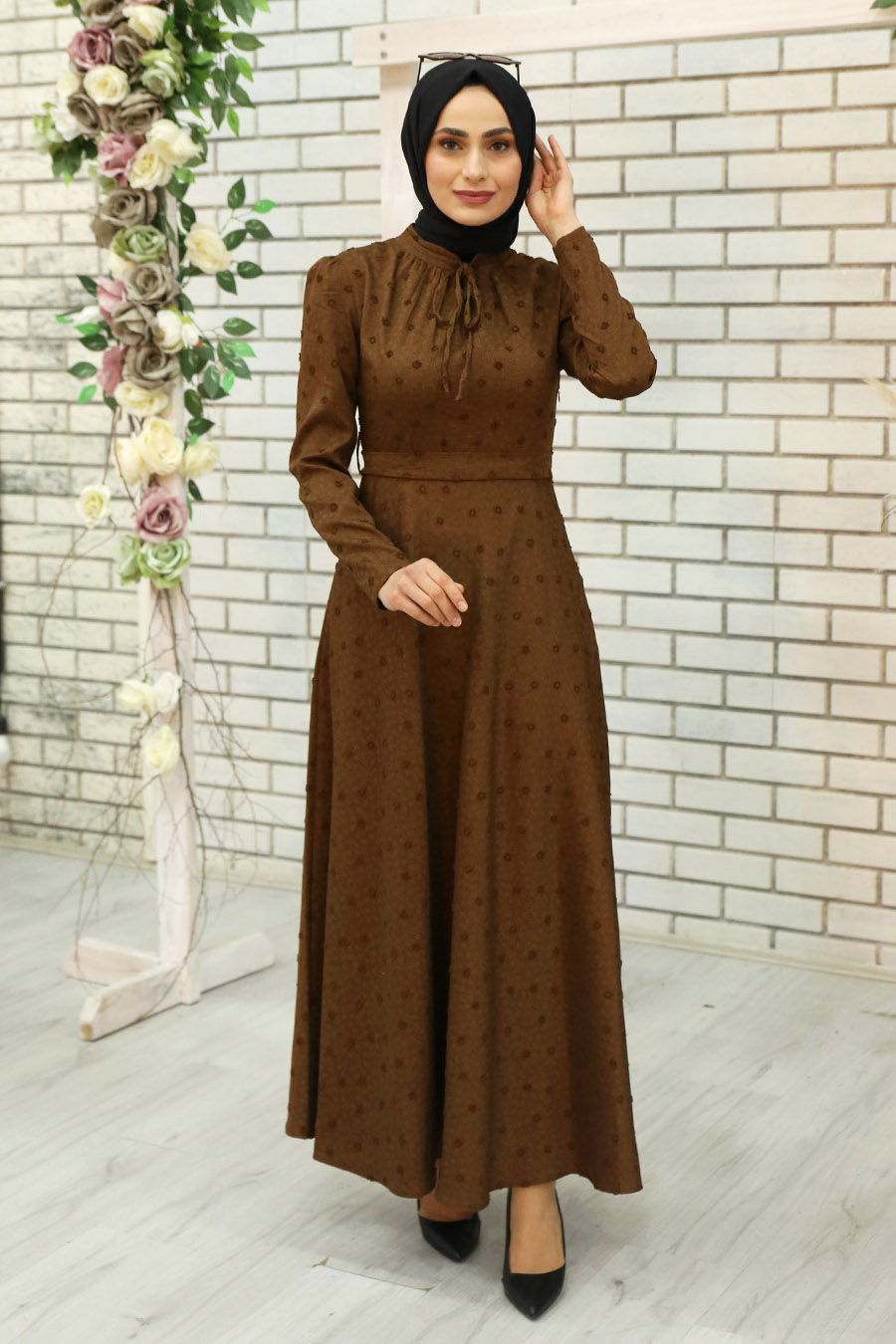 BROWN DRESS