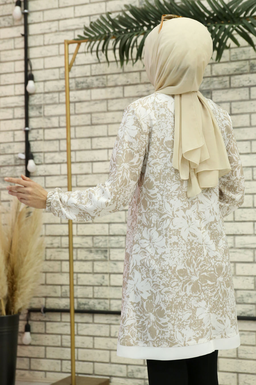 FLOWER PATTERNED BEIGE TUNIC 