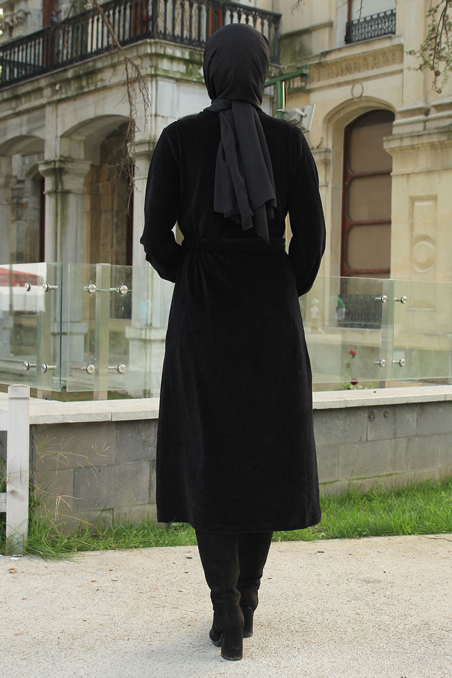BLACK COAT