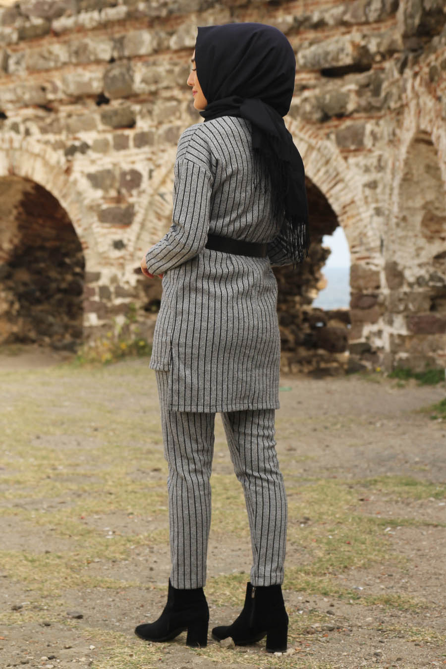 GREY BLOUSE AND PANT SUIT