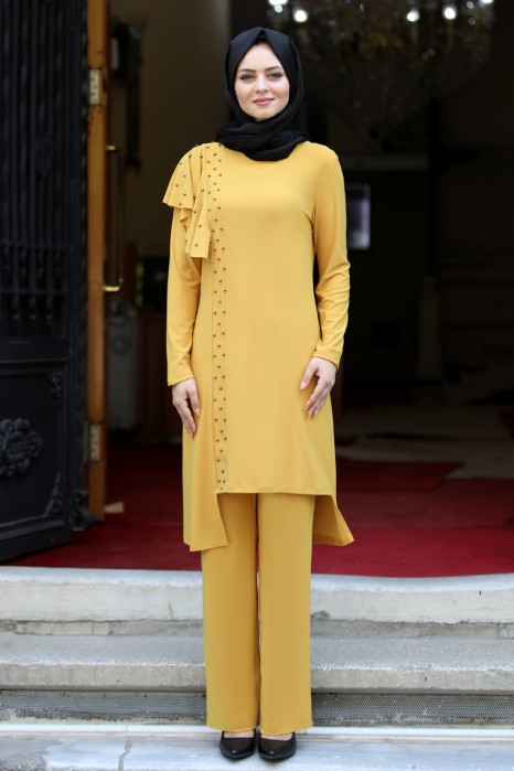 YELLOW TUNIC AND PANT SUIT