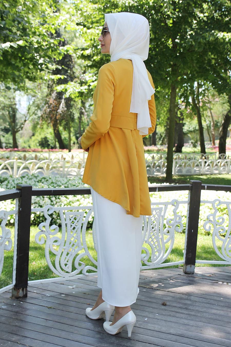 MUSTARD BLOUSE AND ECRU SKIRT SUIT