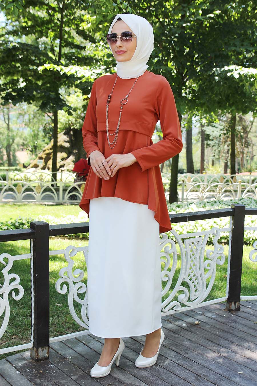 BRICK COLOR BLOUSE AND ECRU SKIRT SUIT