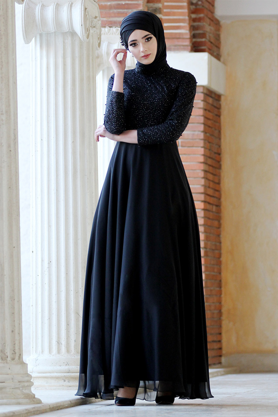 BLACK EVENING DRESS