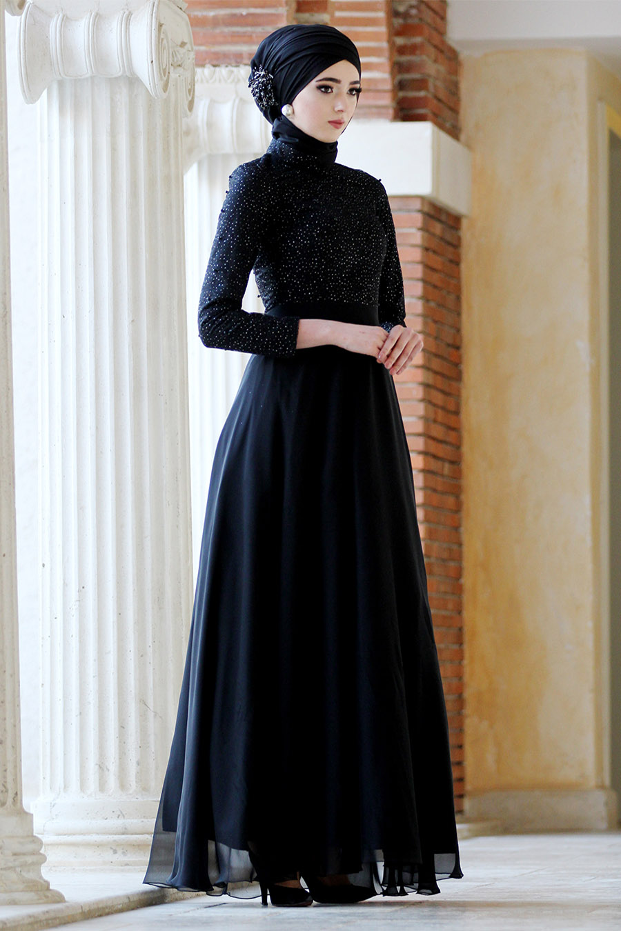 BLACK EVENING DRESS