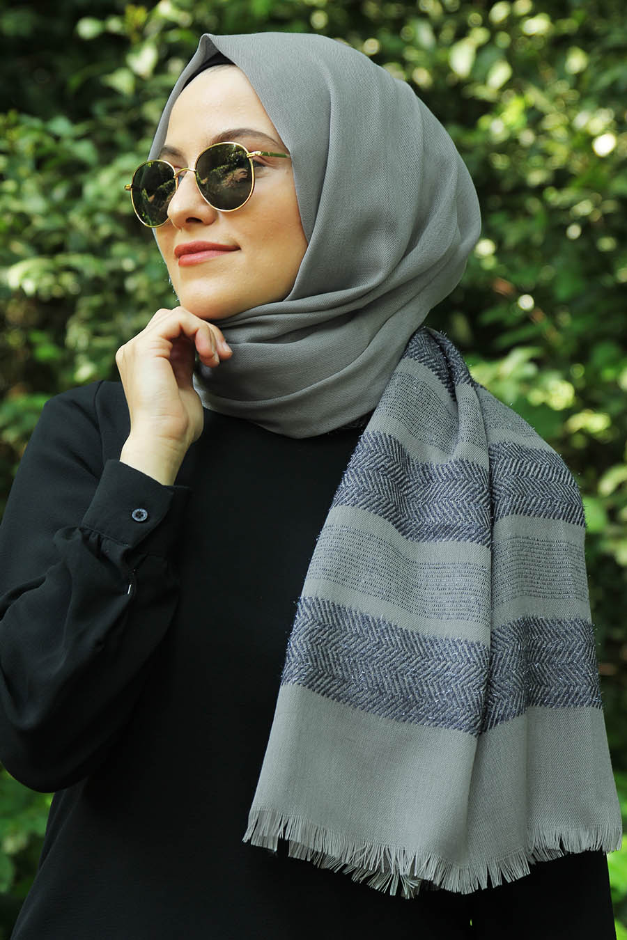 GREY SHAWL