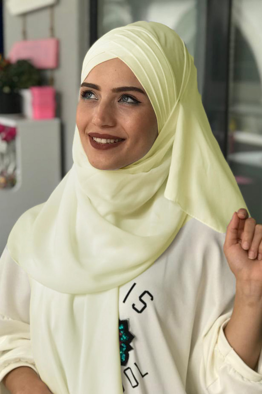 CREAM COLOR SHAWL