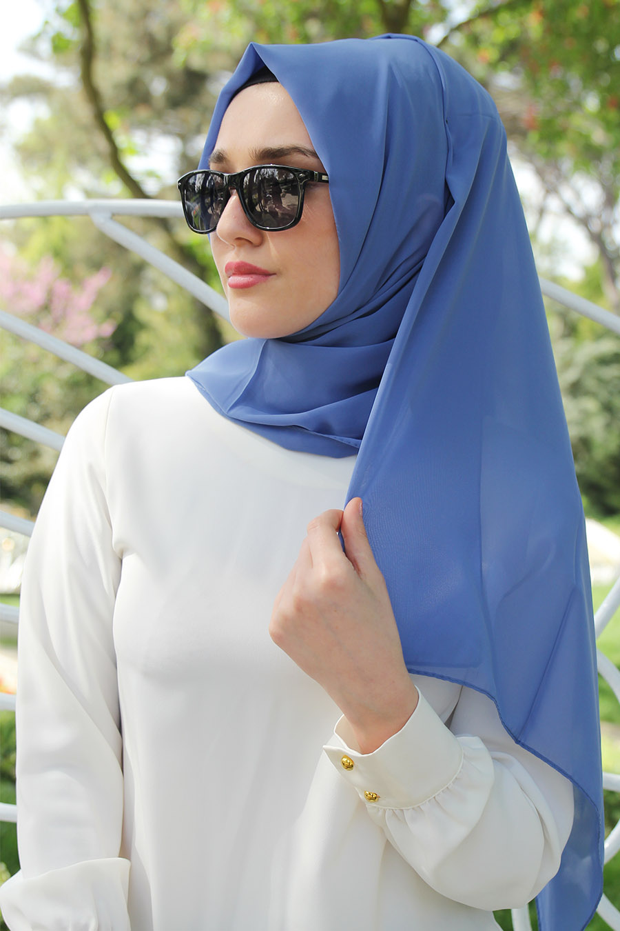 PLAIN BLUE SHAWL