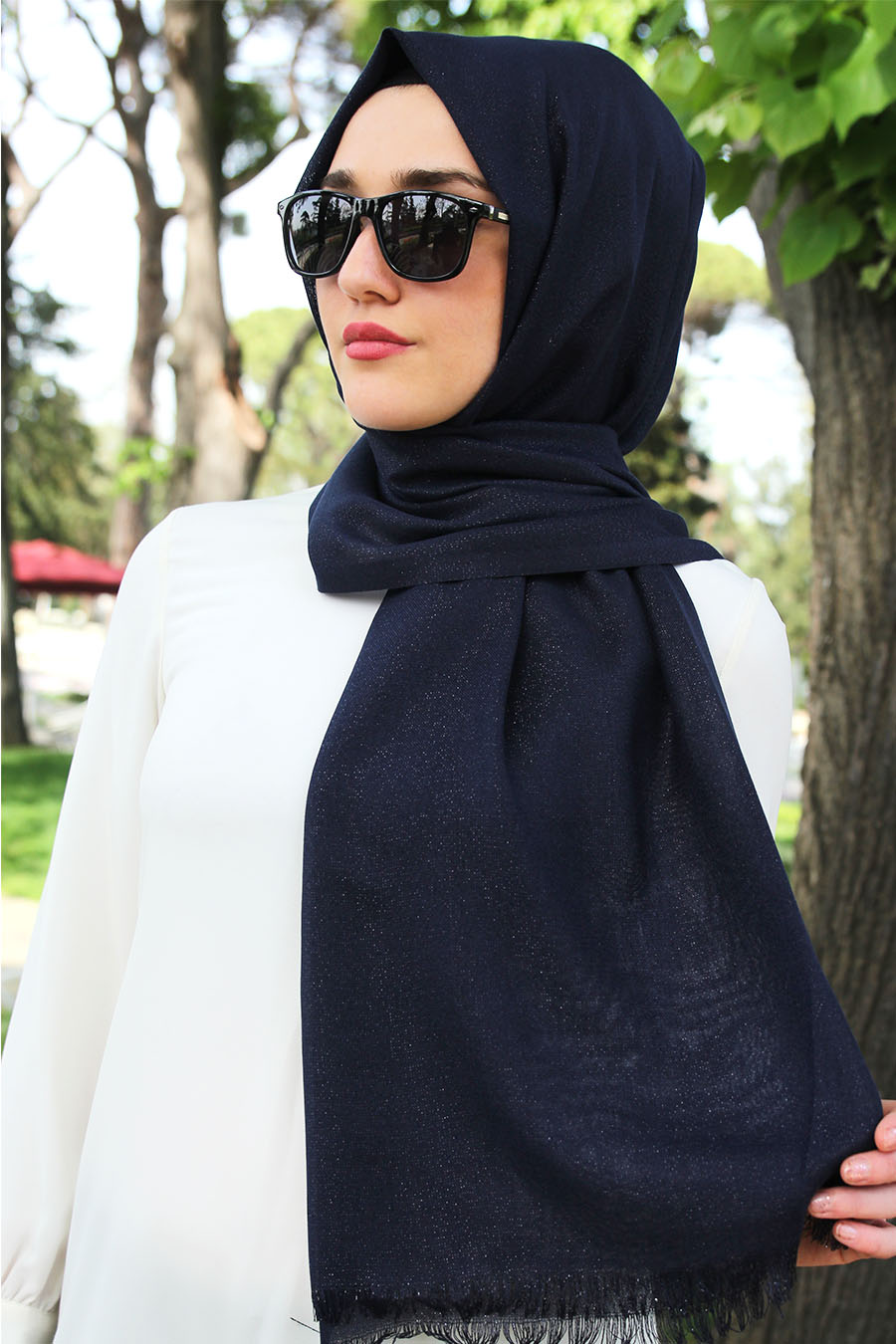 SILVERY NAVY BLUE SHAWL