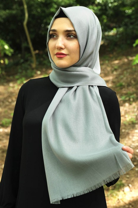 SILVERY GREY SHAWL