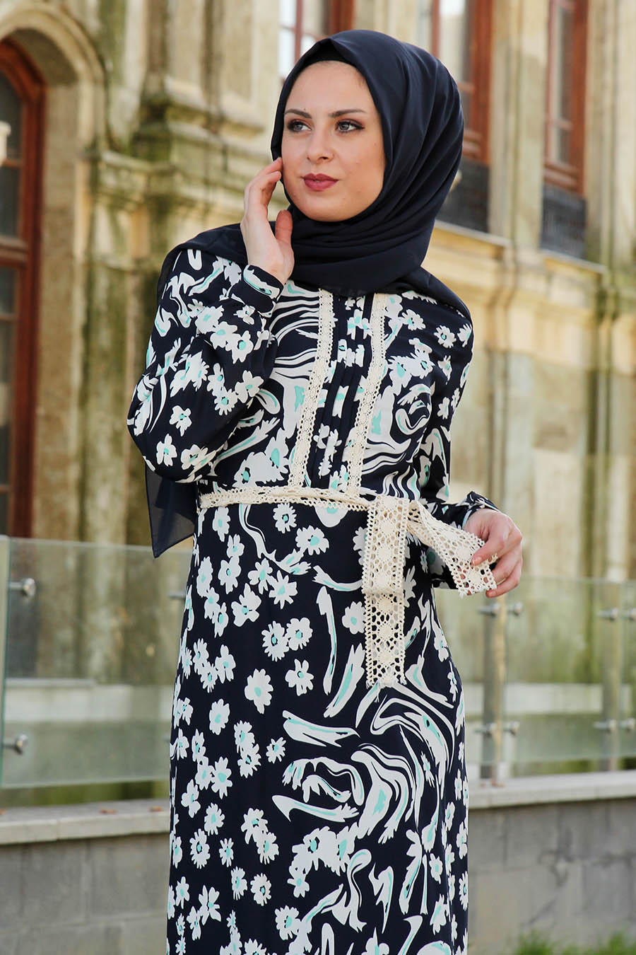 FLOWER PATTERNED NAVY BLUE DRESS