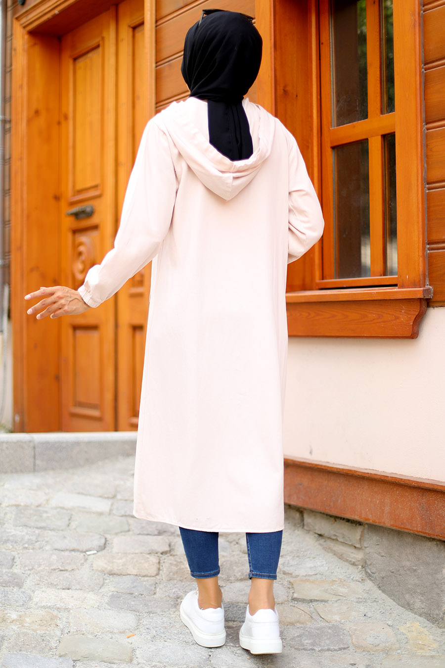BEIGE COAT 