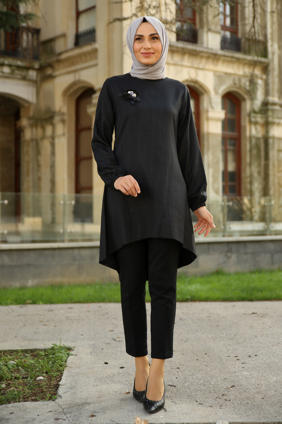 TUNIC -  BLACK 