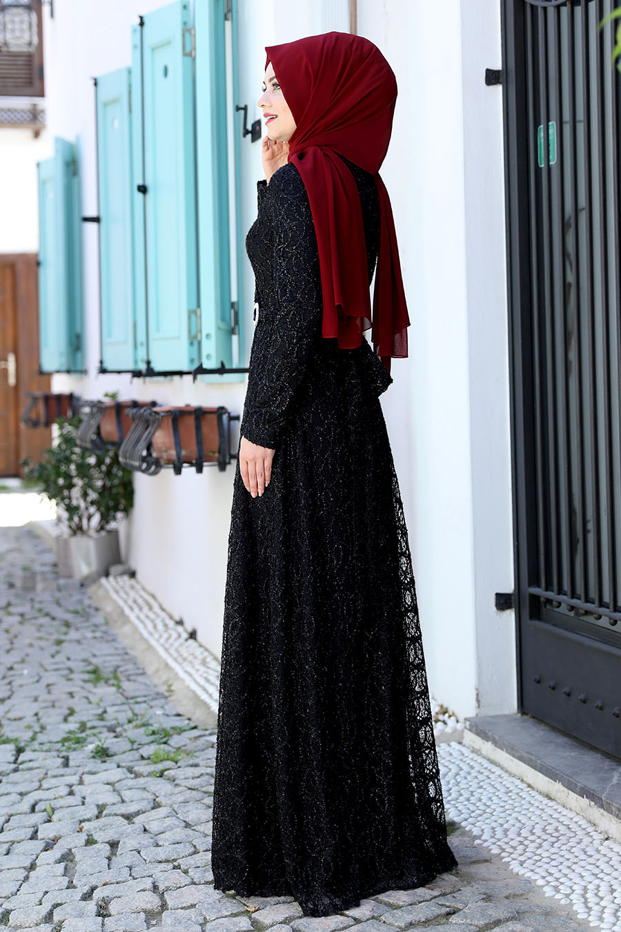 BLACK EVENING DRESS  