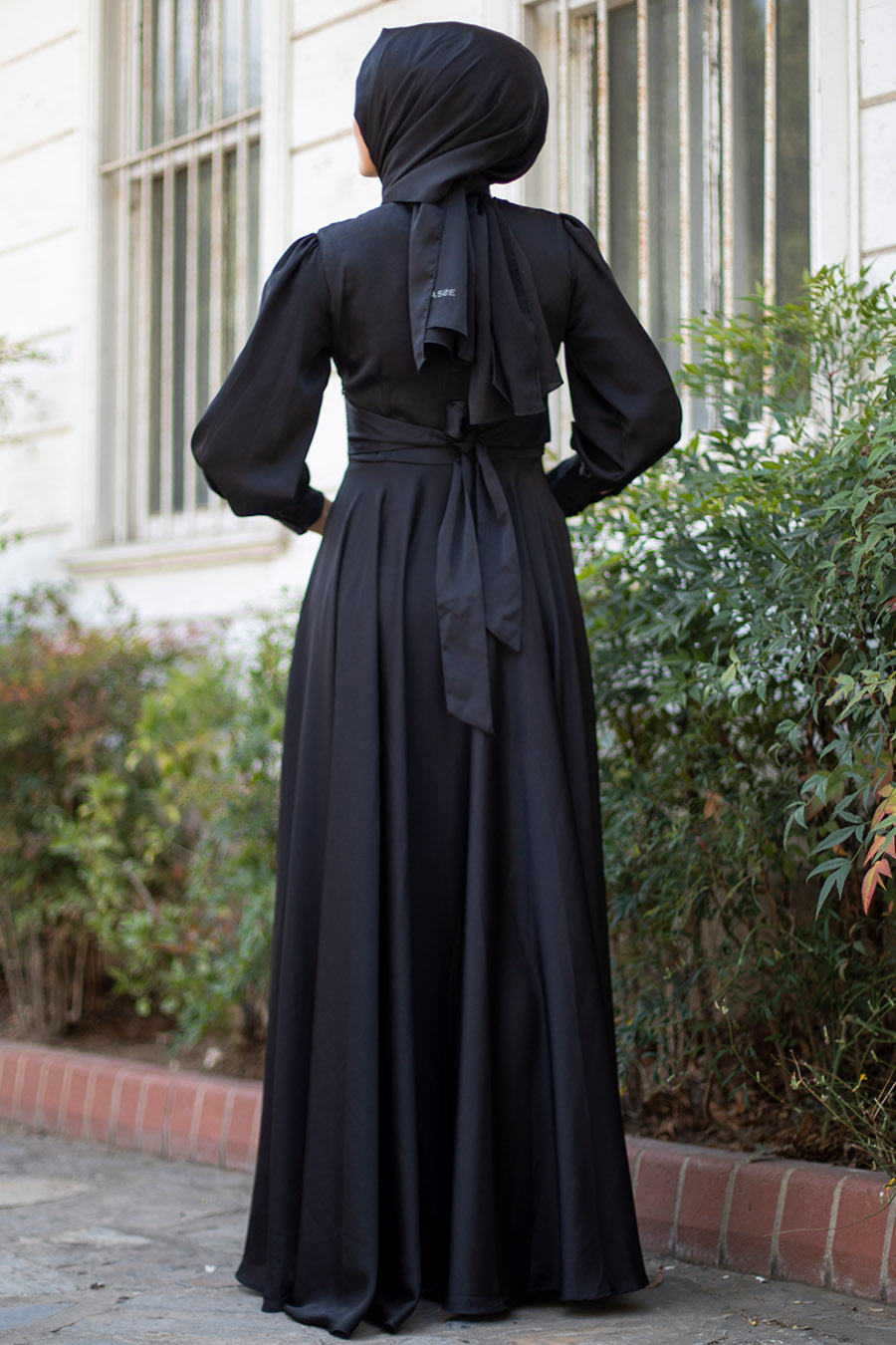 BLACK EVENING DRESS  