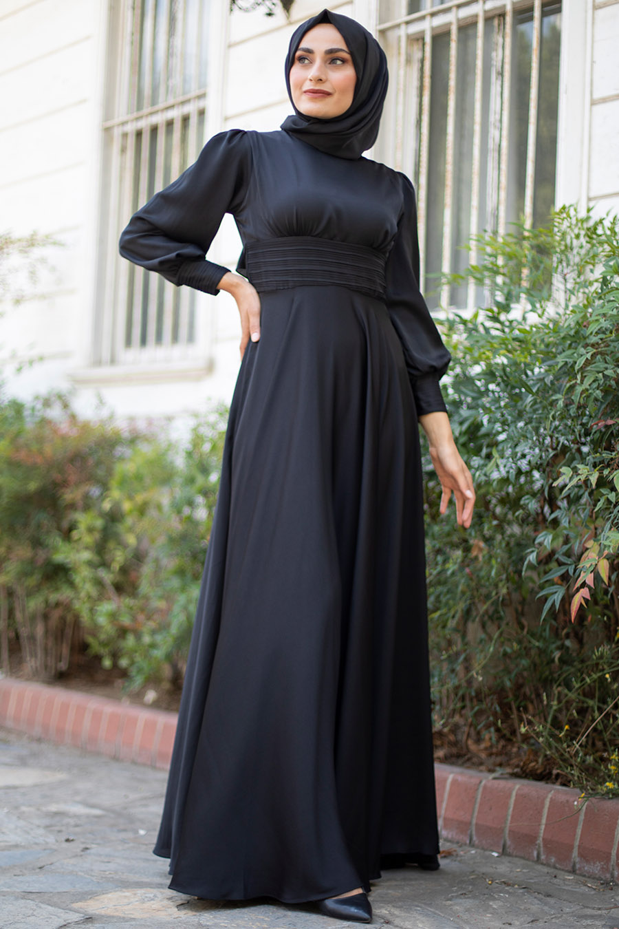 BLACK EVENING DRESS  