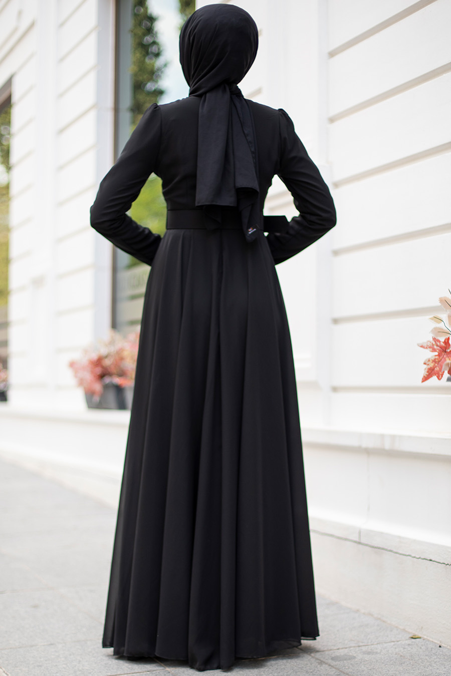 BLACK EVENING DRESS  