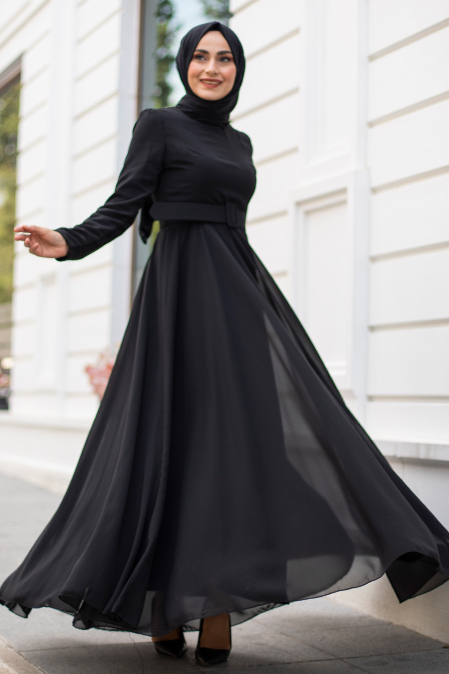 BLACK EVENING DRESS  