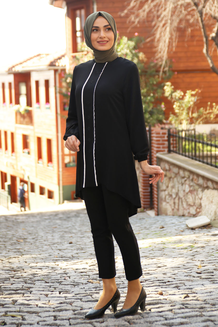 TUNIC - BLACK  TUNIC - BLACK