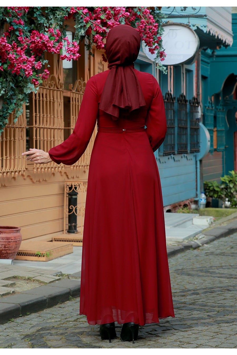 CLARET RED EVENING DRESS  