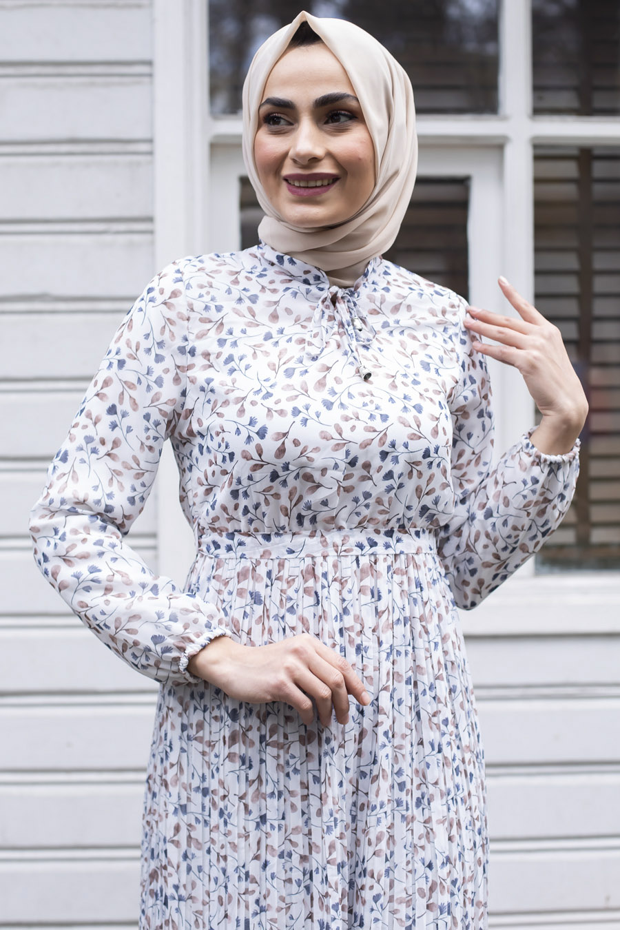 PATTERNED ECRU COLOR DRESS 