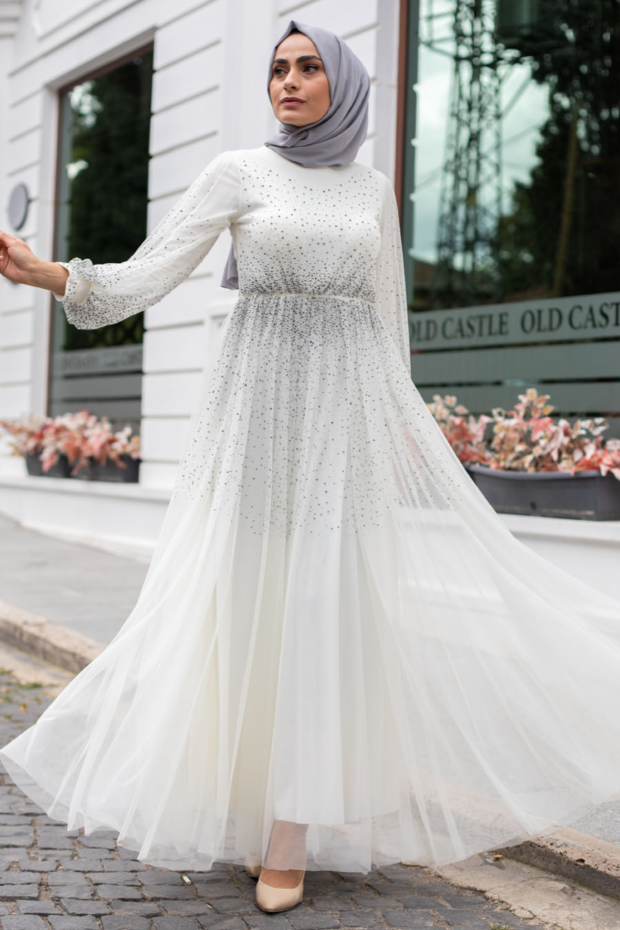 ECRU EVENING DRESS 