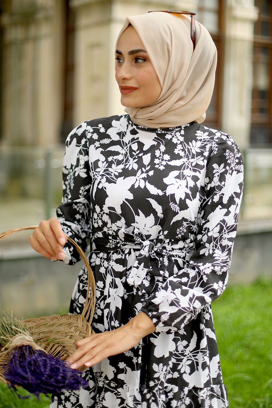 FLOWER PATTERNED BLACK DRESS