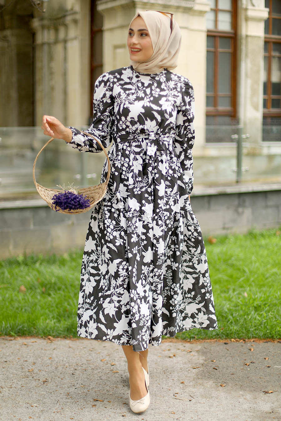 FLOWER PATTERNED BLACK DRESS