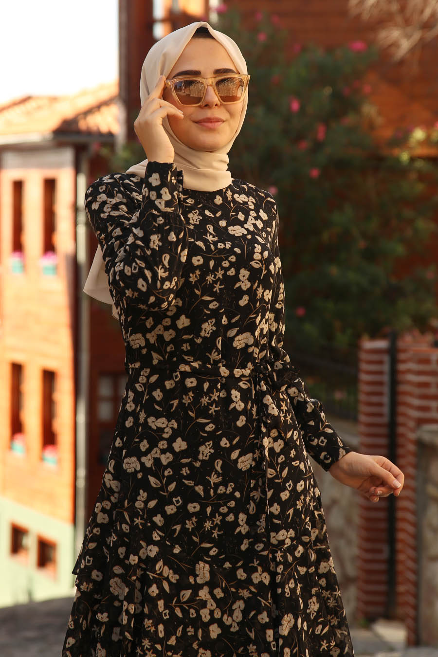 FLOWER PATTERNED DRESS - BLACK 