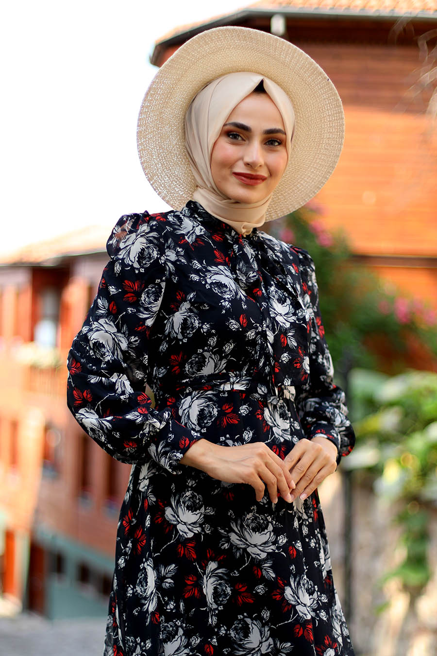 FLOWER PATTERNED BLACK DRESS 