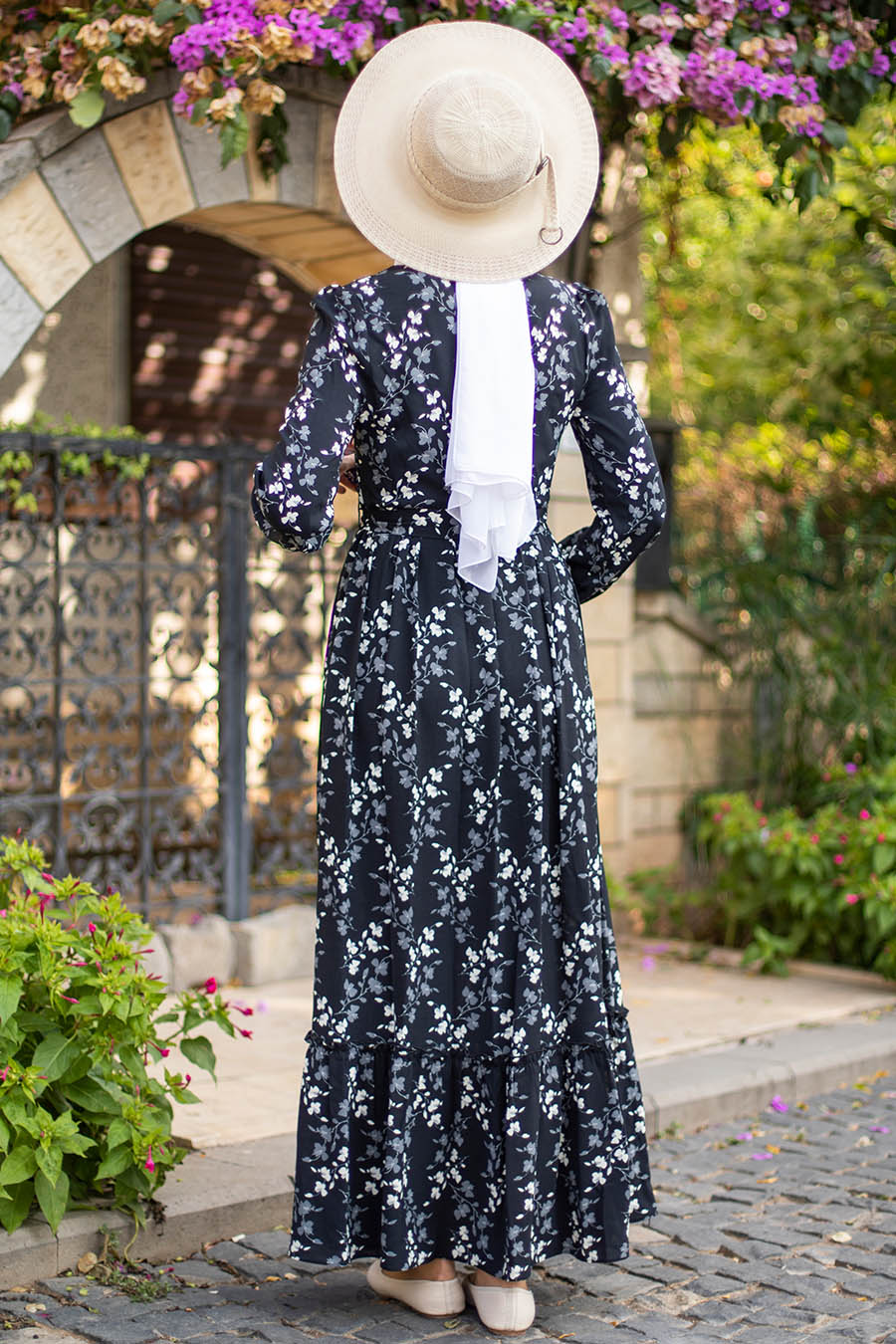 FLOWER PATTERNED BLACK DRESS 