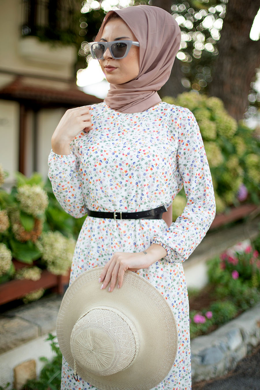 FLOWER PATTERNED ECRU DRESS 